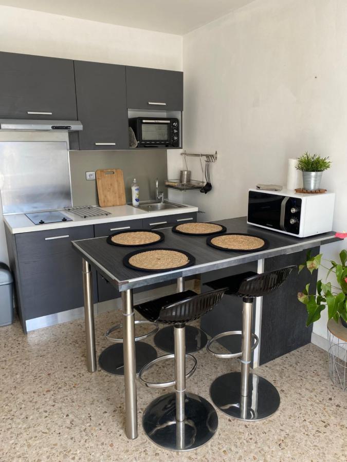 Les Lilas Hyères Extérieur photo